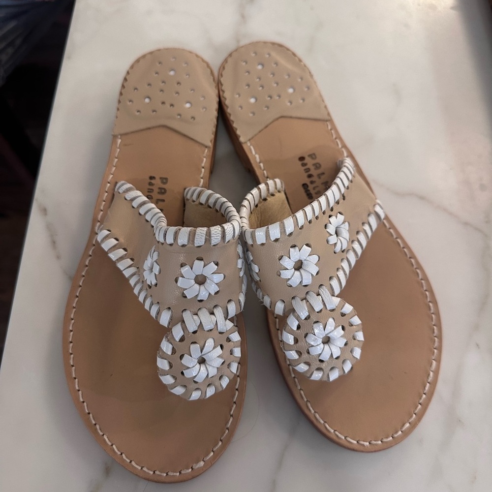 Paloma Barcelo Beige and White Floral Sandals